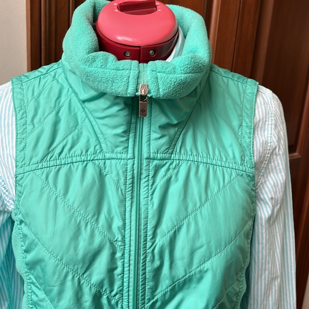 Columbia  Vest  Full zip front  3 pockets turtleneck  mint green quilted  size S - Picture 4 of 15